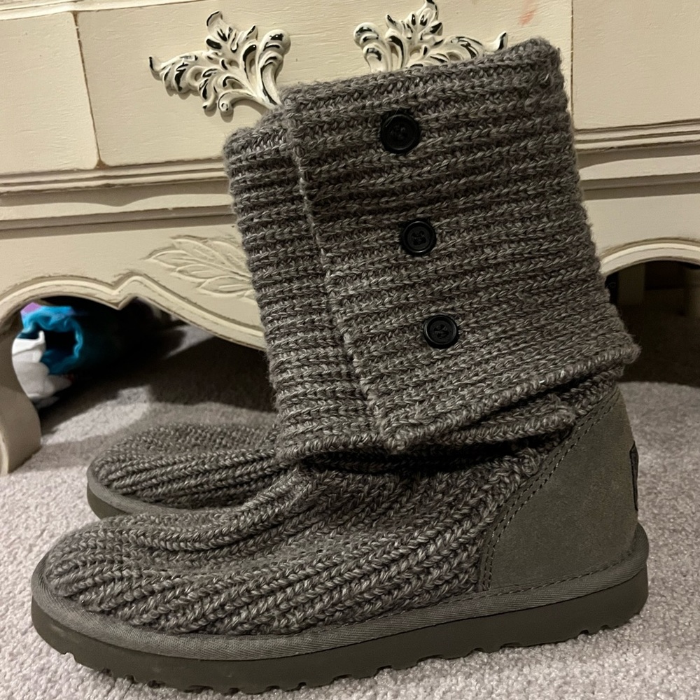 UGG Classic Cardy Boot Size 8